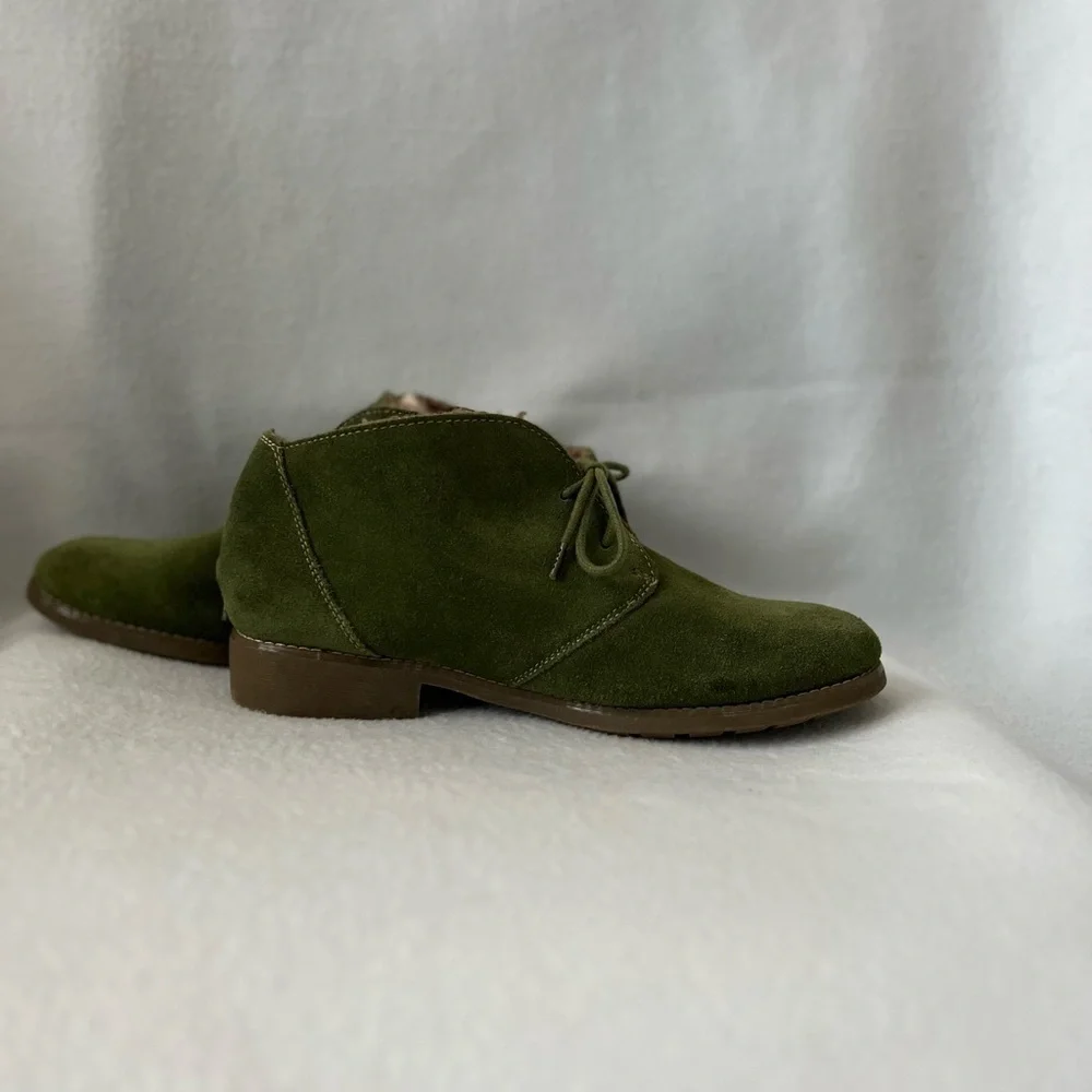 Eddie Bauer size 9 1/2 Green Suede Faux Fur Lining Ankle Boots